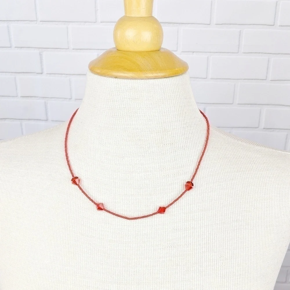 Red/Silver accents‎ Beaded Necklace